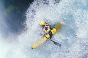 九游引领娱乐潮流-浓眉哥回归首秀惊艳全场，切尔西观众彻底沸腾
